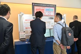 セキュリティ対応を支援するツールチェーンおよびサービス